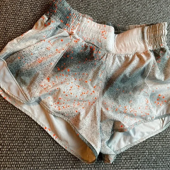 Lululemon shorts - size 4 - Picture 2 of 2